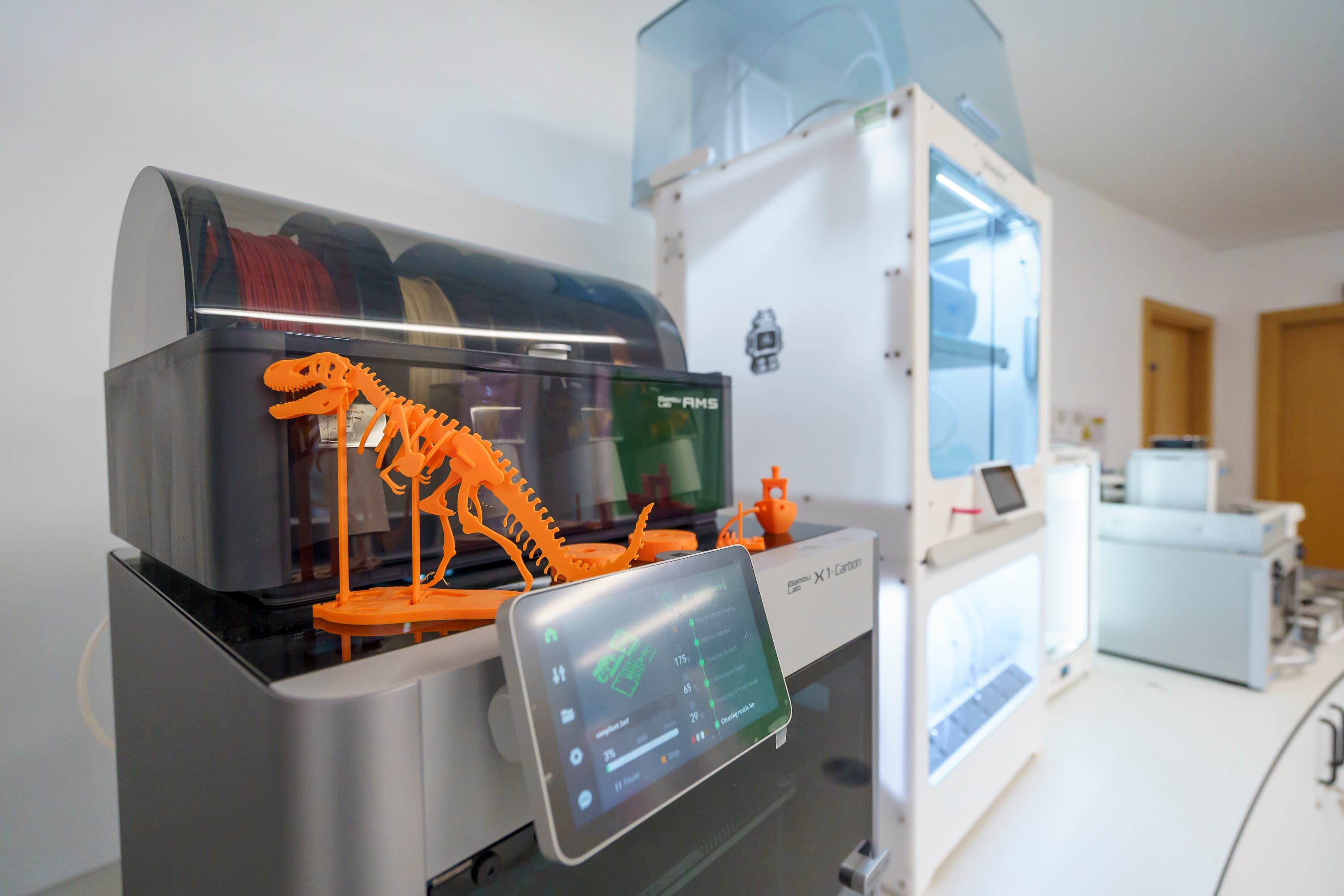 3D and Resin printers in the Additive Manufacturing Lab
